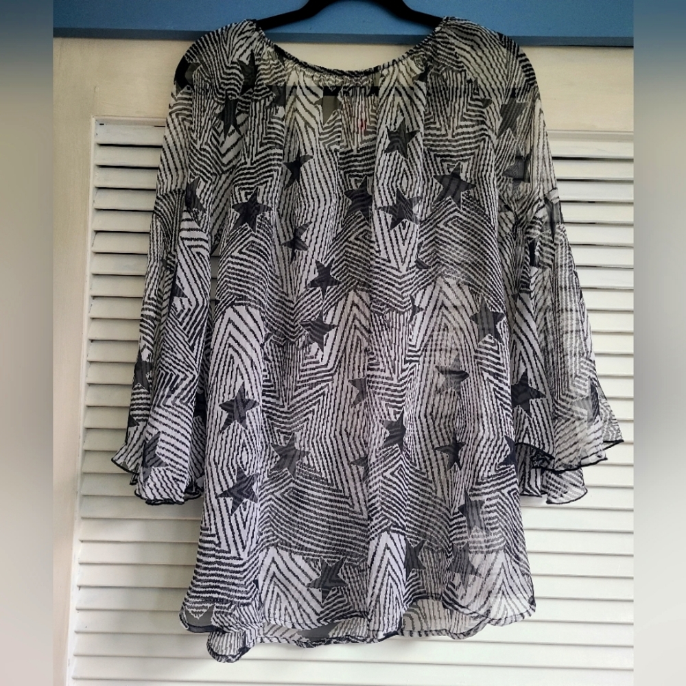J mode USA | star sheer top with bell sleeves | Size small